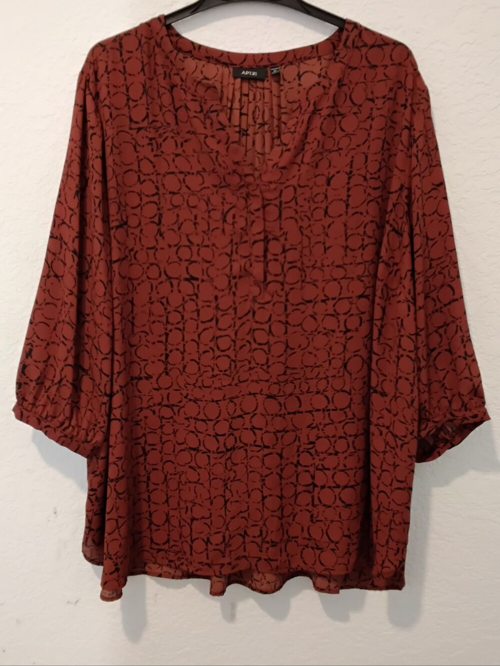 Apt. 9 Women’s Plus 3X Geometric Burgundy/Black 3/4 Sleeve V- Neck Blouse
